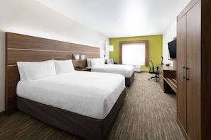 Desk, soundproofing, iron/ironing board, free WiFi - Holiday Inn Express & Suites Oakhurst - Yosemite Park Area by IHG (Oakhurst)
