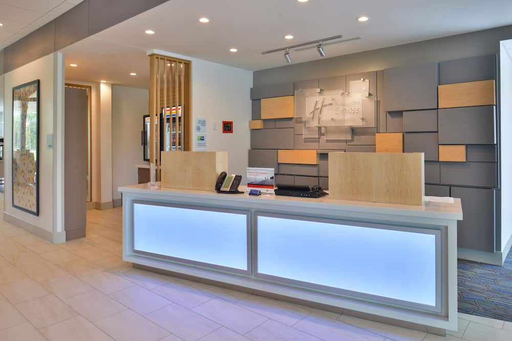 Holiday Inn Express & Suites Omaha Airport by IHG