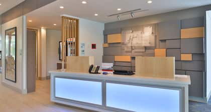 Holiday Inn Express & Suites Omaha Airport by IHG