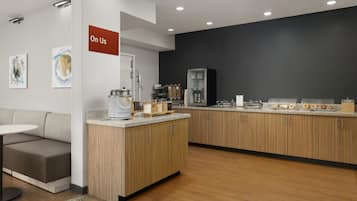 Ilmainen päivittäinen buffetaamiainen