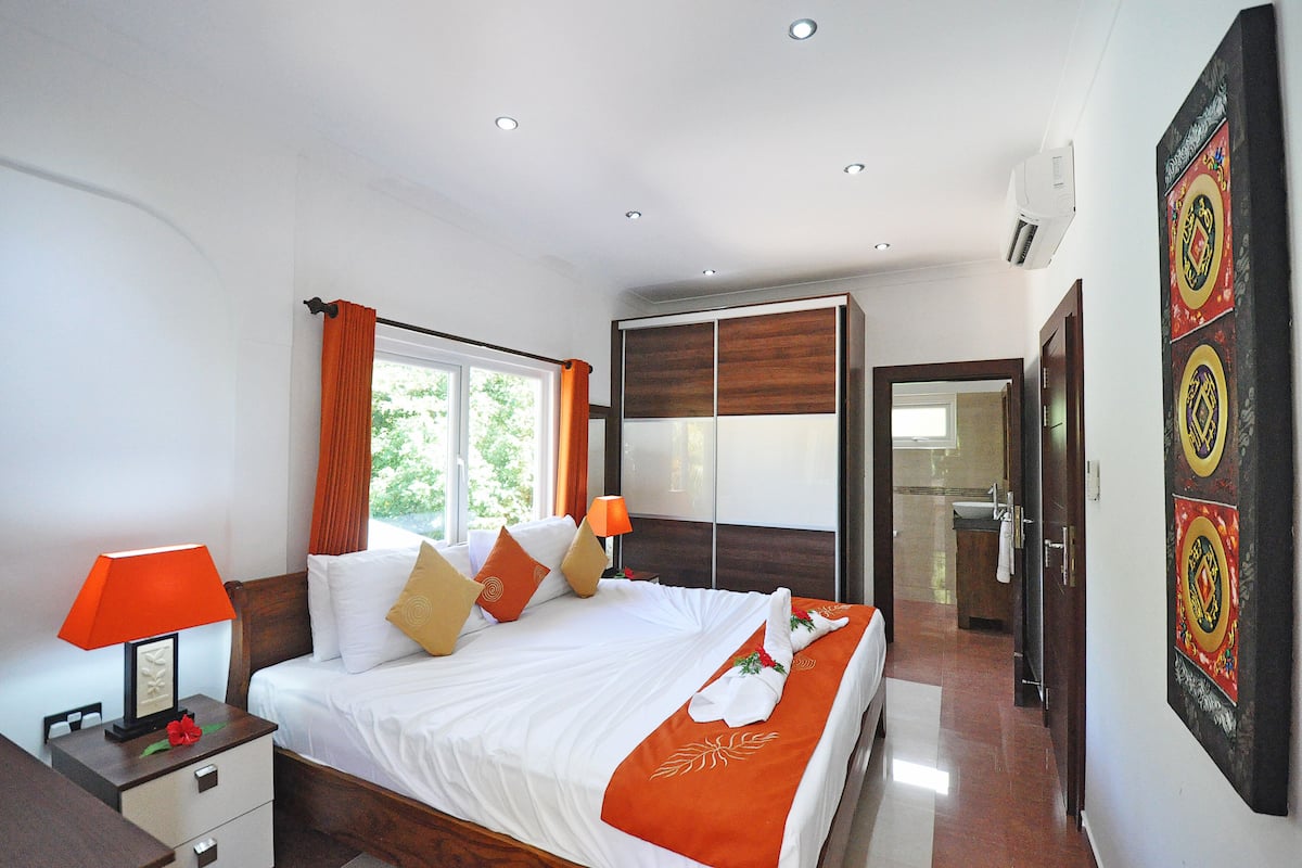 Three-Bedroom Apartment GF | 1 bedroom, in-room safe, blackout drapes, soundproofing