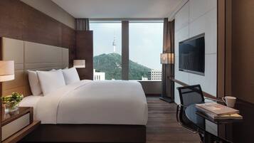 Suíte júnior, 1 cama King, para não fumantes, na torre | Camas com colchões pillow-top, frigobar, cofres nos quartos