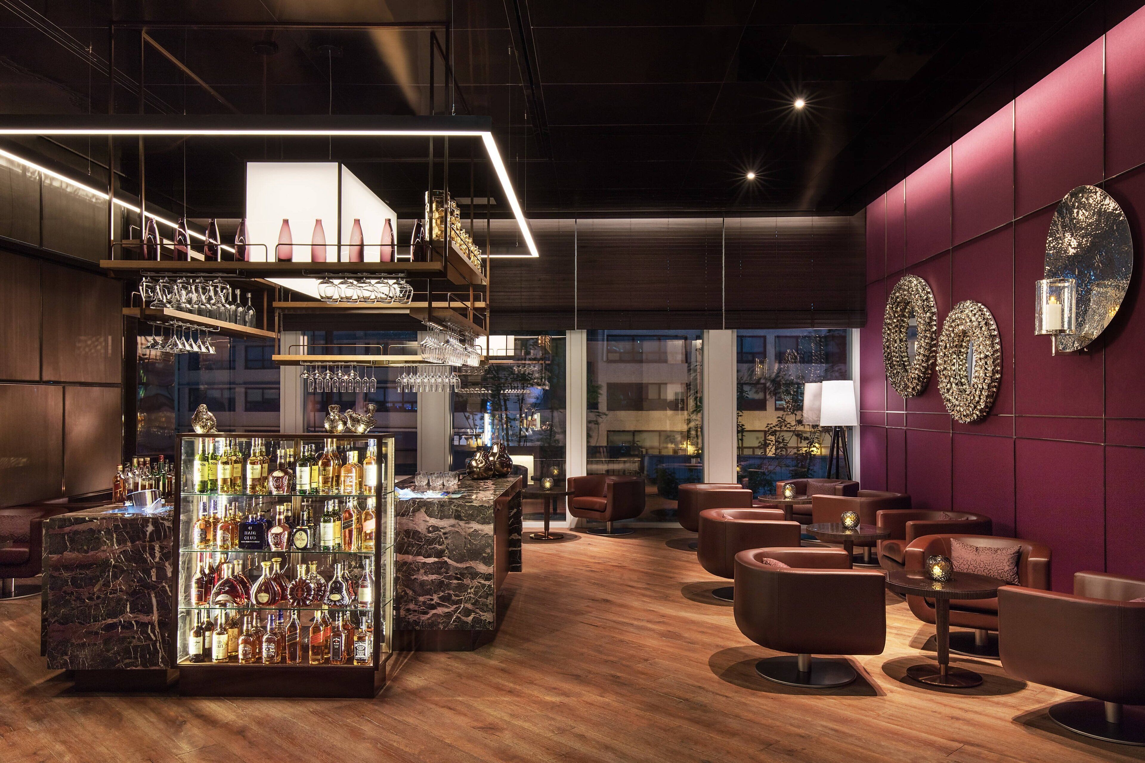 breakfast, lunch, dinner served; international cuisine