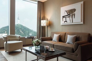 Junior Suite, 1 King Bed, Tower (View) | 1 bedroom, pillowtop beds, minibar, in-room safe