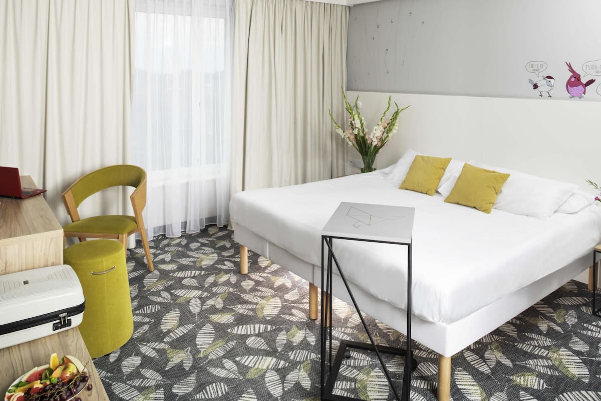 Bureau, chambres insonorisées, Wi-Fi gratuit, draps fournis