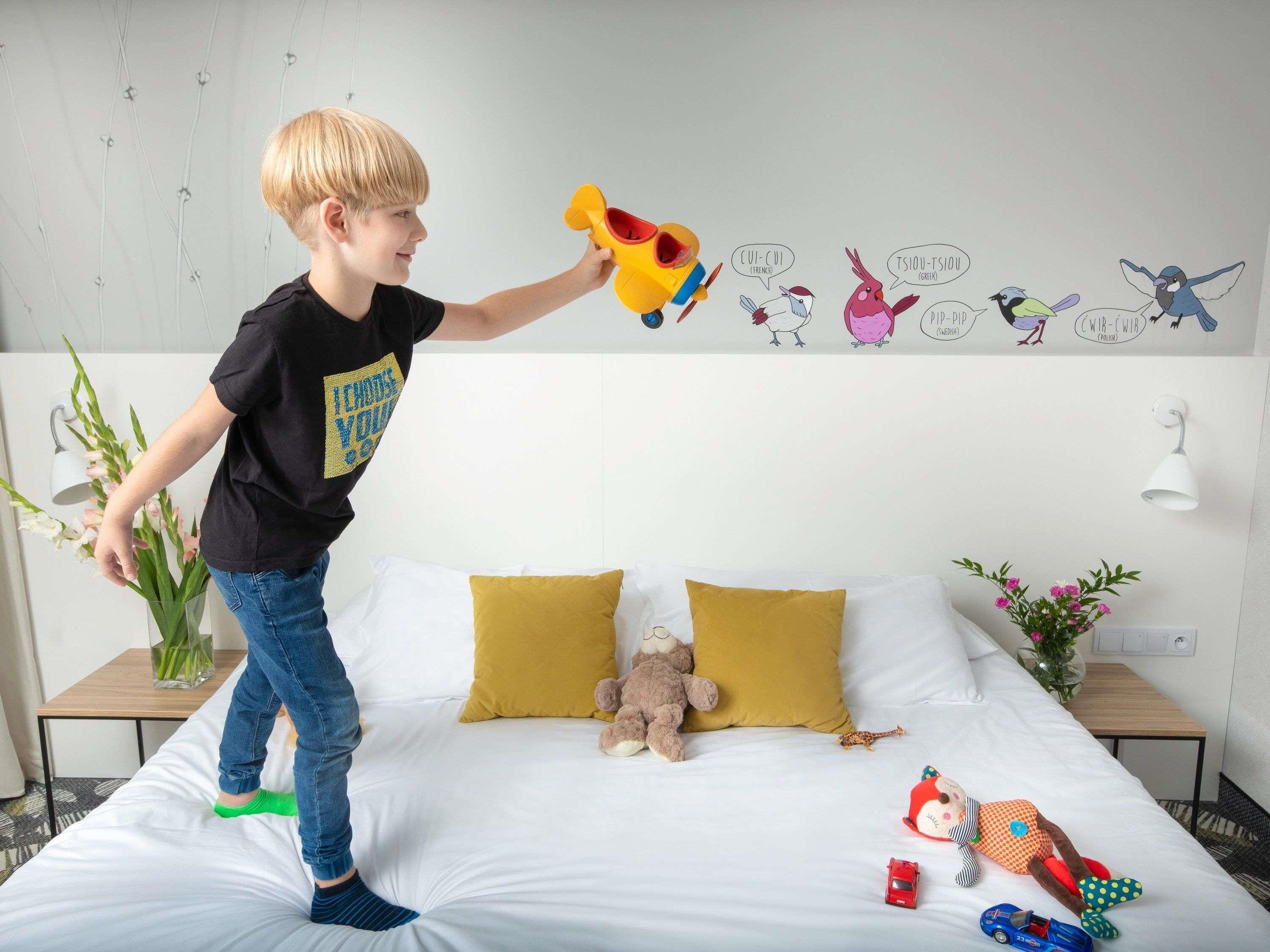 Escritorio, insonorización, wifi gratis y ropa de cama 