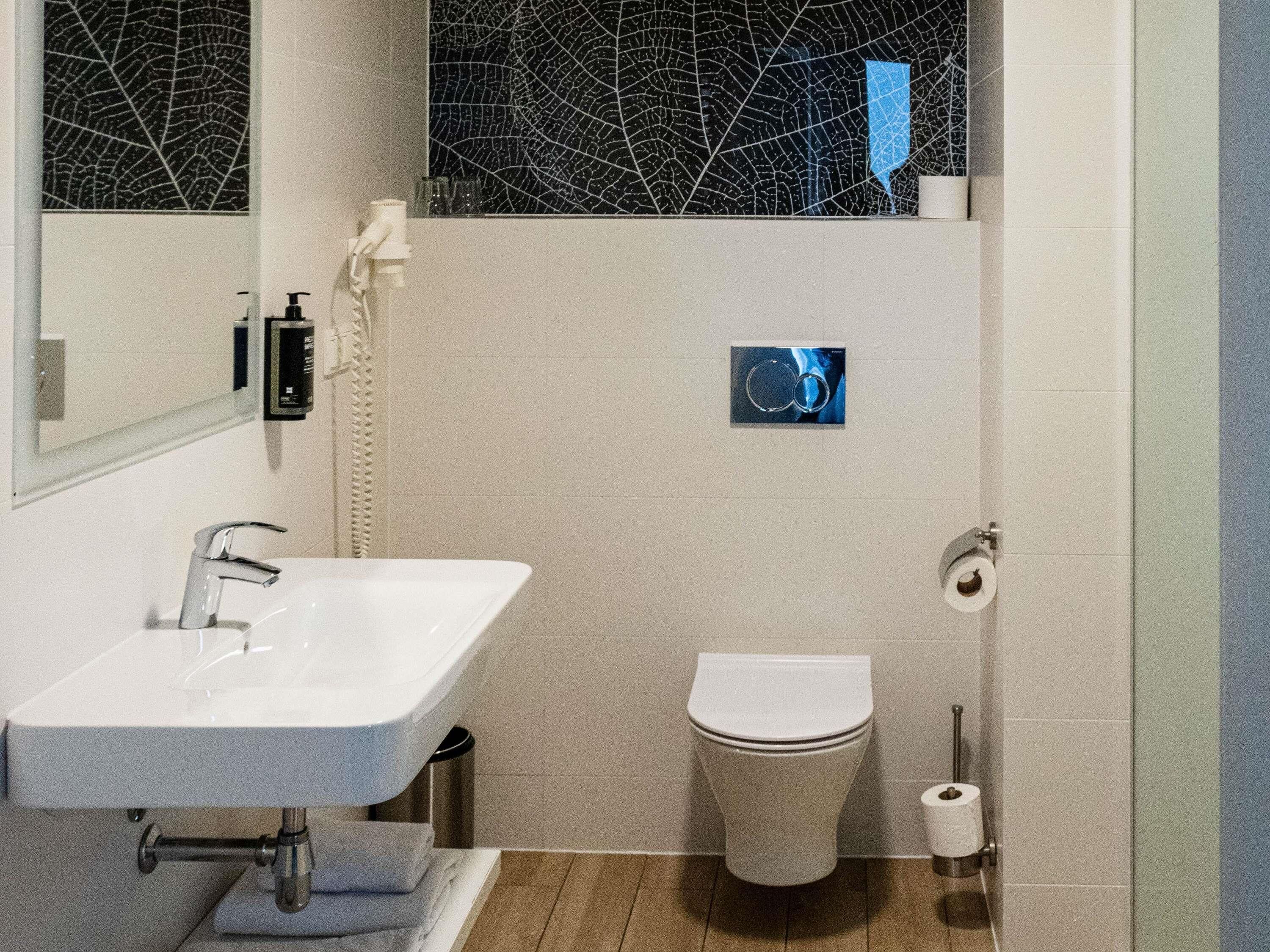 standard double room, 1 double bed | 1 bedroom, desk, soundproofing, free wifi