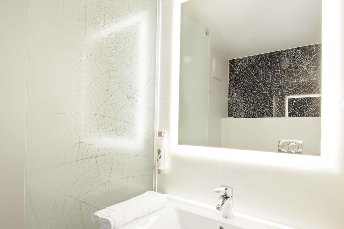 Standard Double Room, 1 Double Bed | 1 bedroom, desk, soundproofing, free WiFi