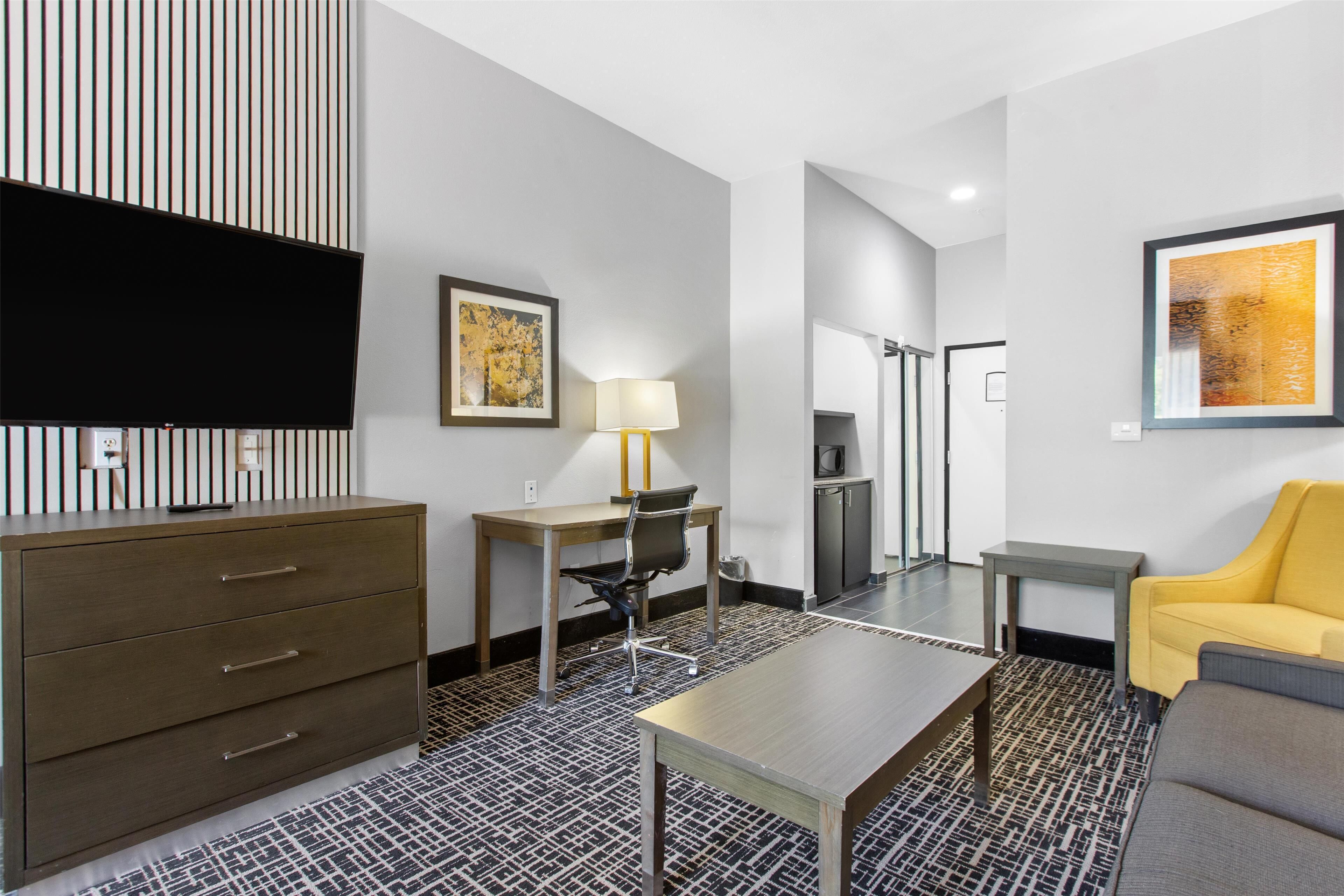 in-room safe, desk, iron/ironing board, free cots/infant beds