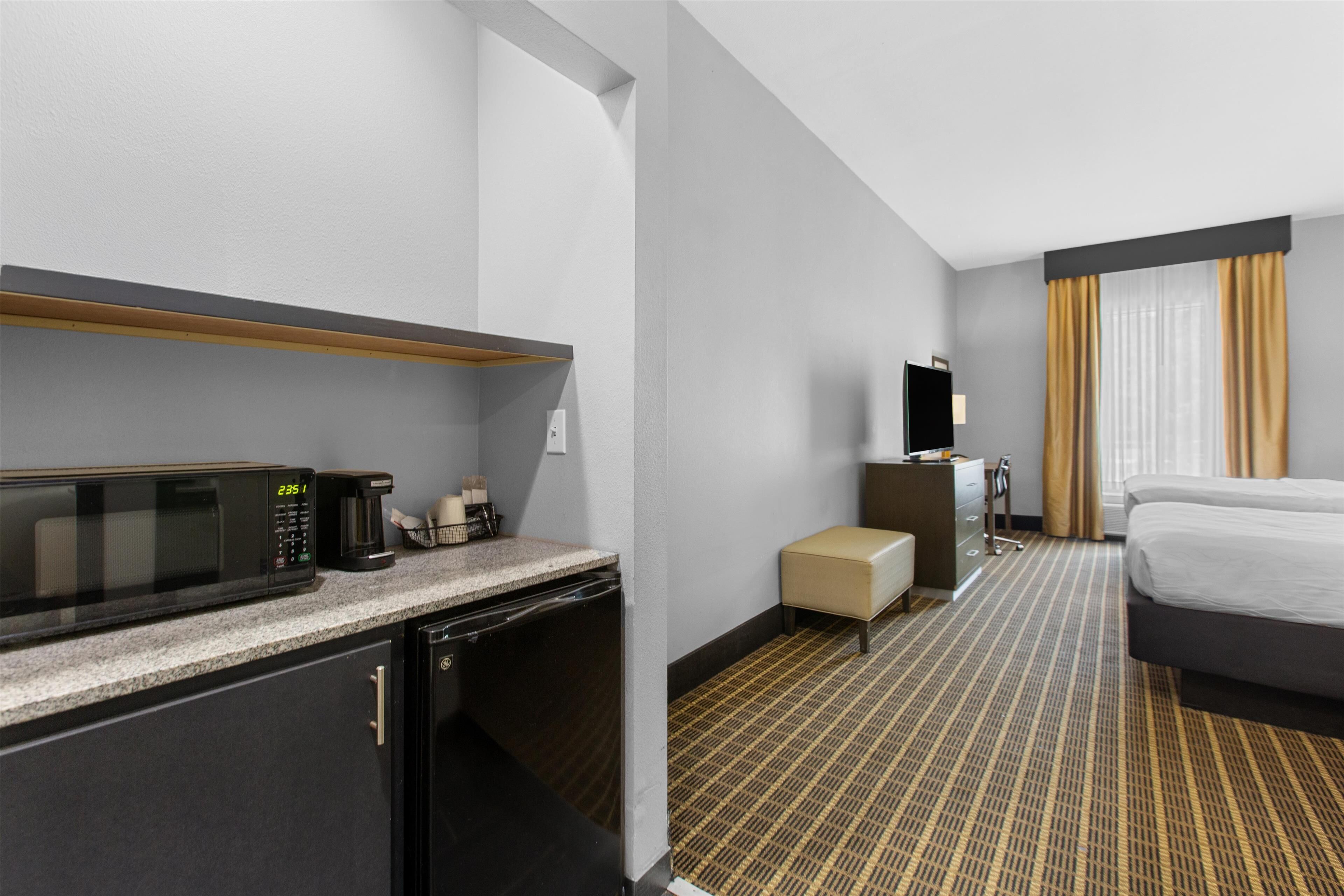 in-room safe, desk, iron/ironing board, free cots/infant beds