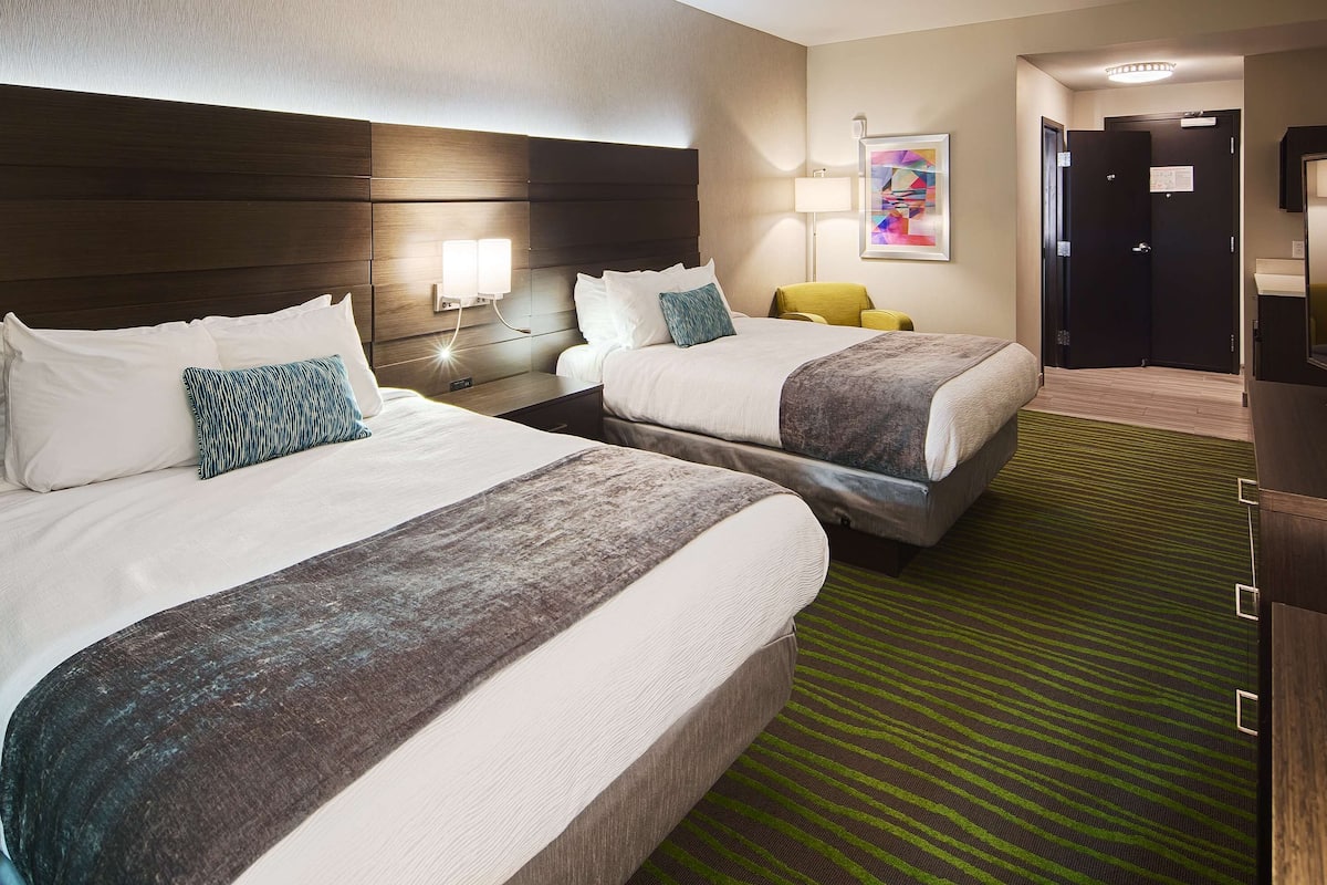 in-room safe, blackout curtains, iron/ironing board