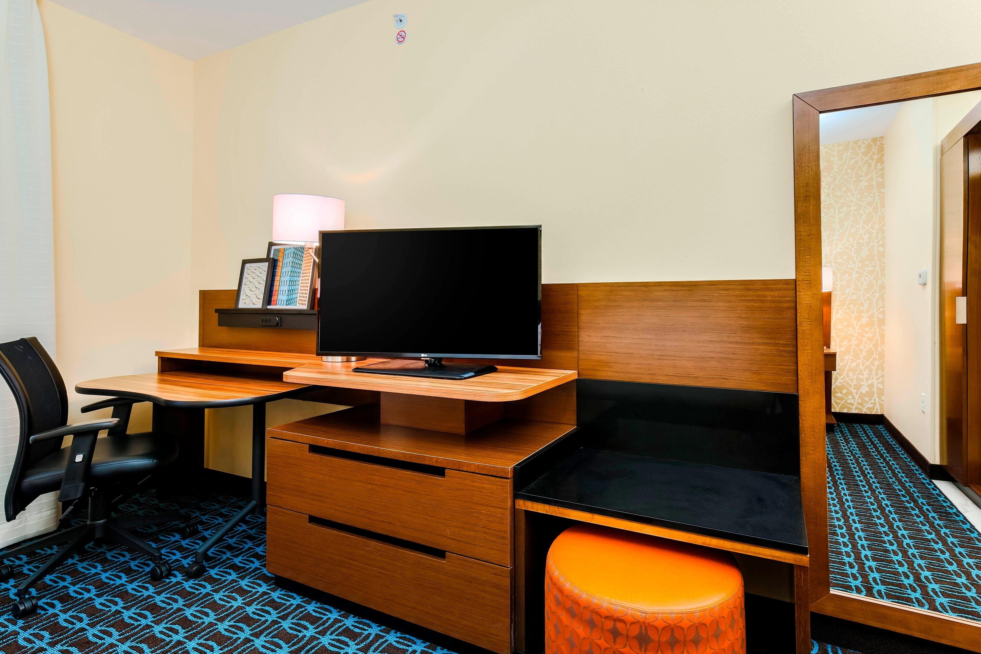 in-room safe, desk, laptop workspace, iron/ironing board