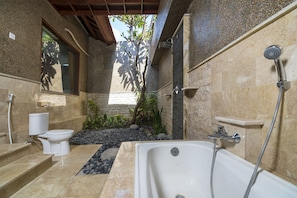 Two Bedroom Pool Villa | Bathroom - Three Brothers Bungalows & Villas (Legian)