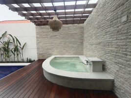 One Bedroom Pool Villa With Hot Tub | Bathroom | Free toiletries, bathrobes, bidet, towels