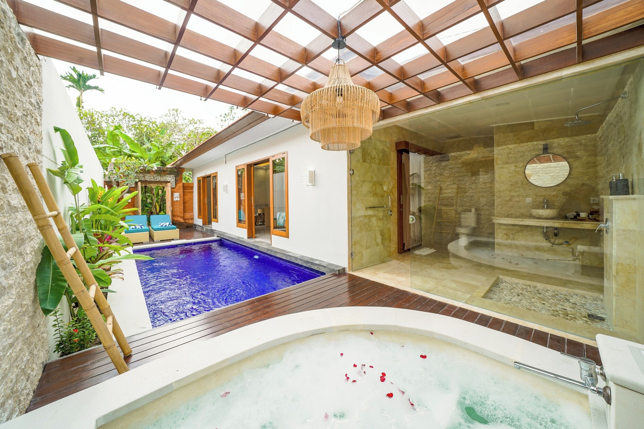 Biệt thự, 1 phòng ngủ, bồn tắm thủy lực | Phòng tắm | Đồ dùng nhà tắm miễn phí, áo choàng tắm, chậu vệ sinh/vòi rửa 
