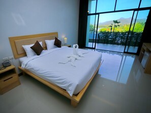 华丽客房, 使用泳池 | 客房内保险箱、特色装修、办公桌、笔记本电脑工作区