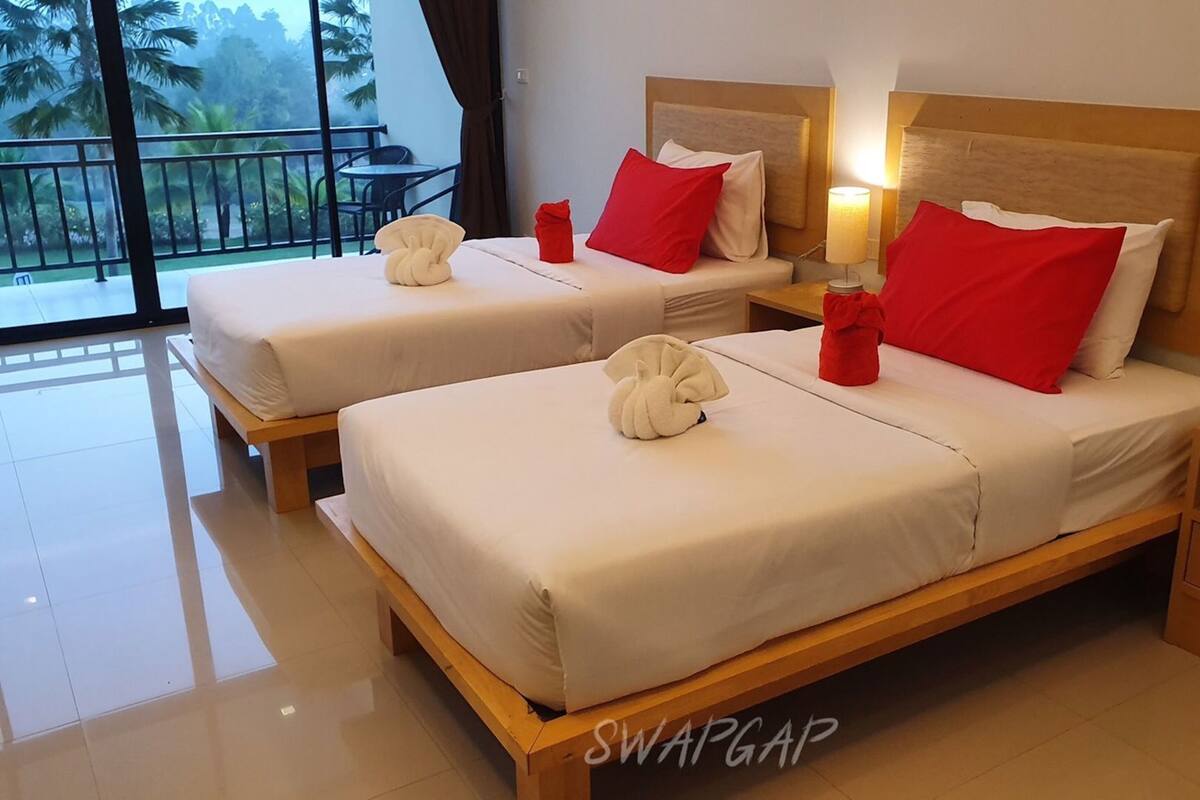 Safe på rommet, individuelt dekorert og skrivebord