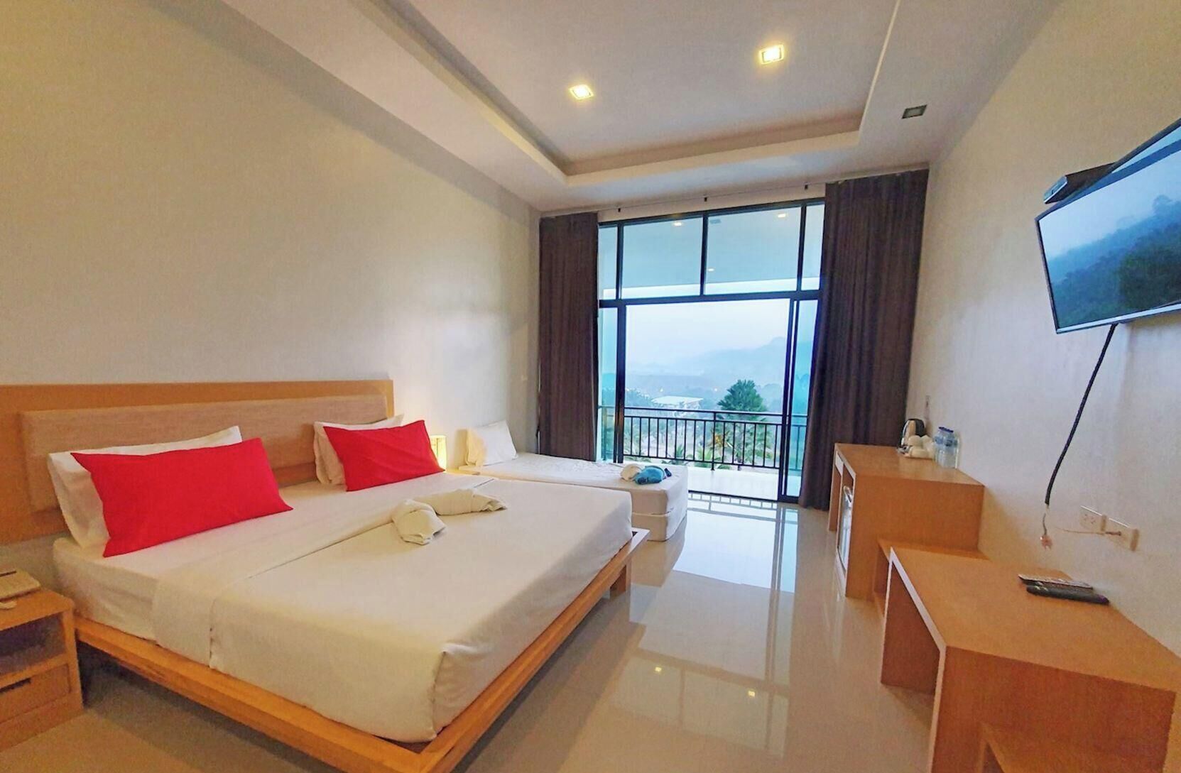 ตู้นิรภัยในห้องพัก, ห้องพักตกแต่งอย่างมีเอกลักษณ์, โต๊ะทำงาน