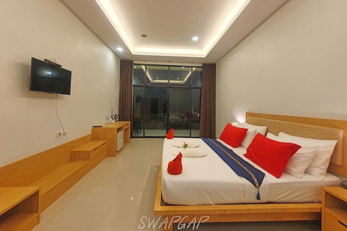 Safe på rommet, individuelt dekorert og skrivebord