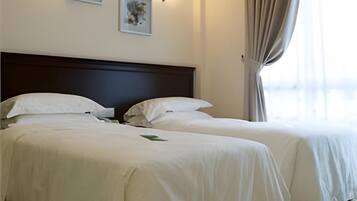 Premium bedding, desk, rollaway beds, free WiFi
