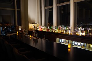 Bar (trong khuôn viên)
