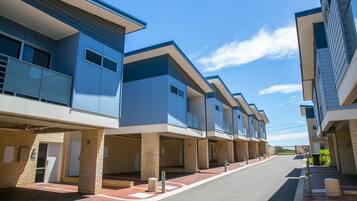 Pintu masuk properti