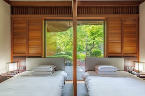 Royal Room | Premium bedding, down comforters, free minibar, in-room safe - Podo Hotel (Seogwipo)