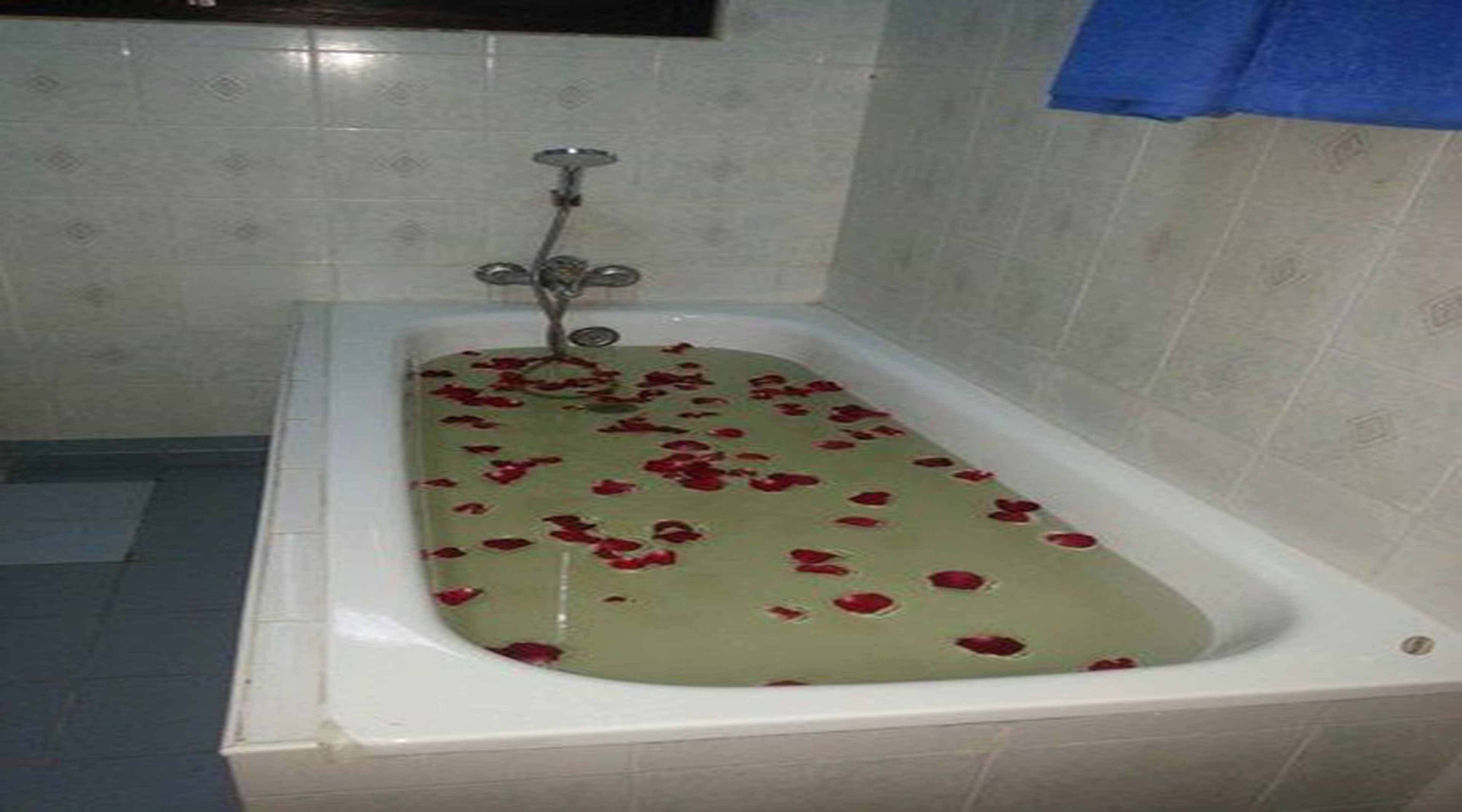 shower, free toiletries, hair dryer, dressing gowns