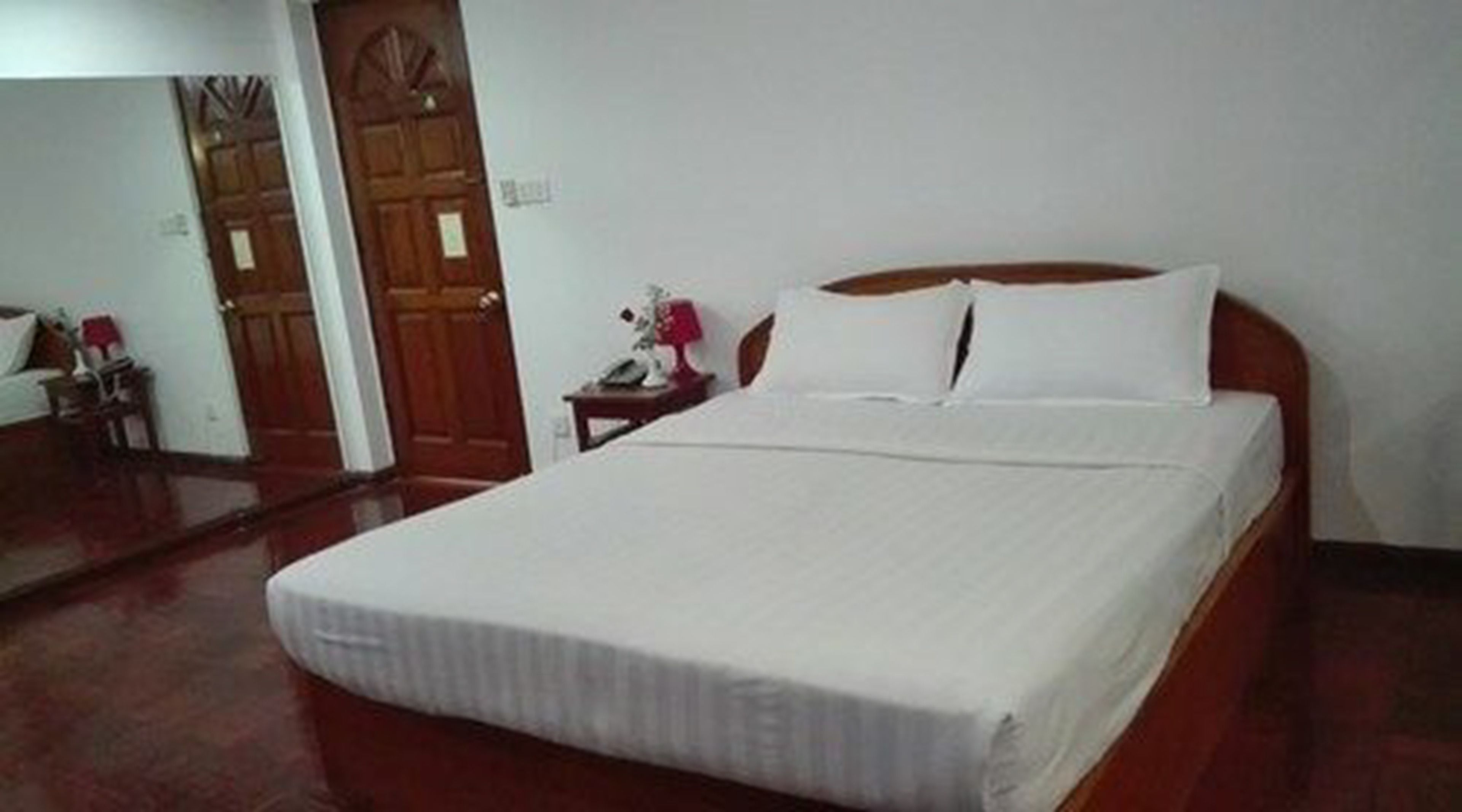 standard double room | minibar, desk, blackout curtains, rollaway beds