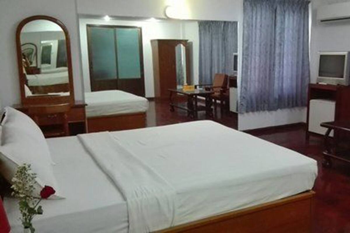 Standard Double Room | Frigobar, escrivaninha, cortinas blackout