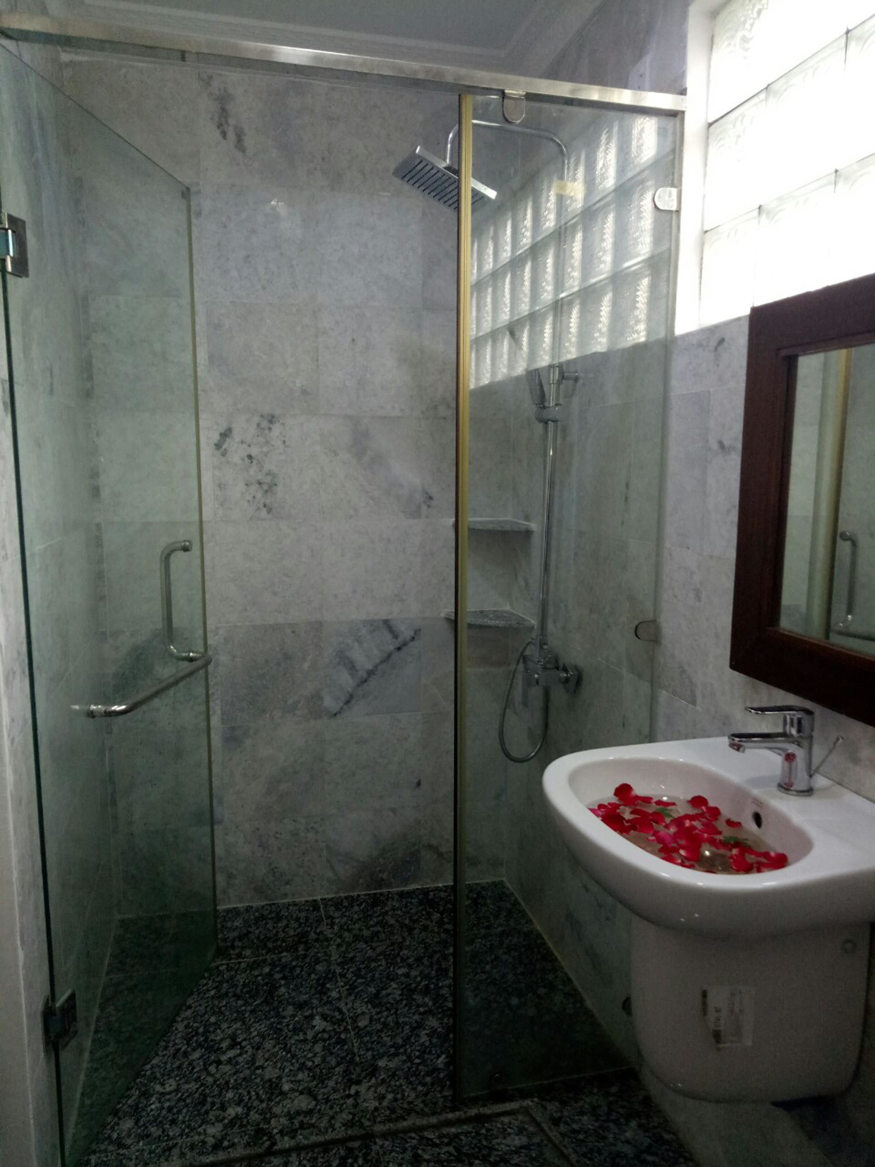 shower, free toiletries, hair dryer, dressing gowns