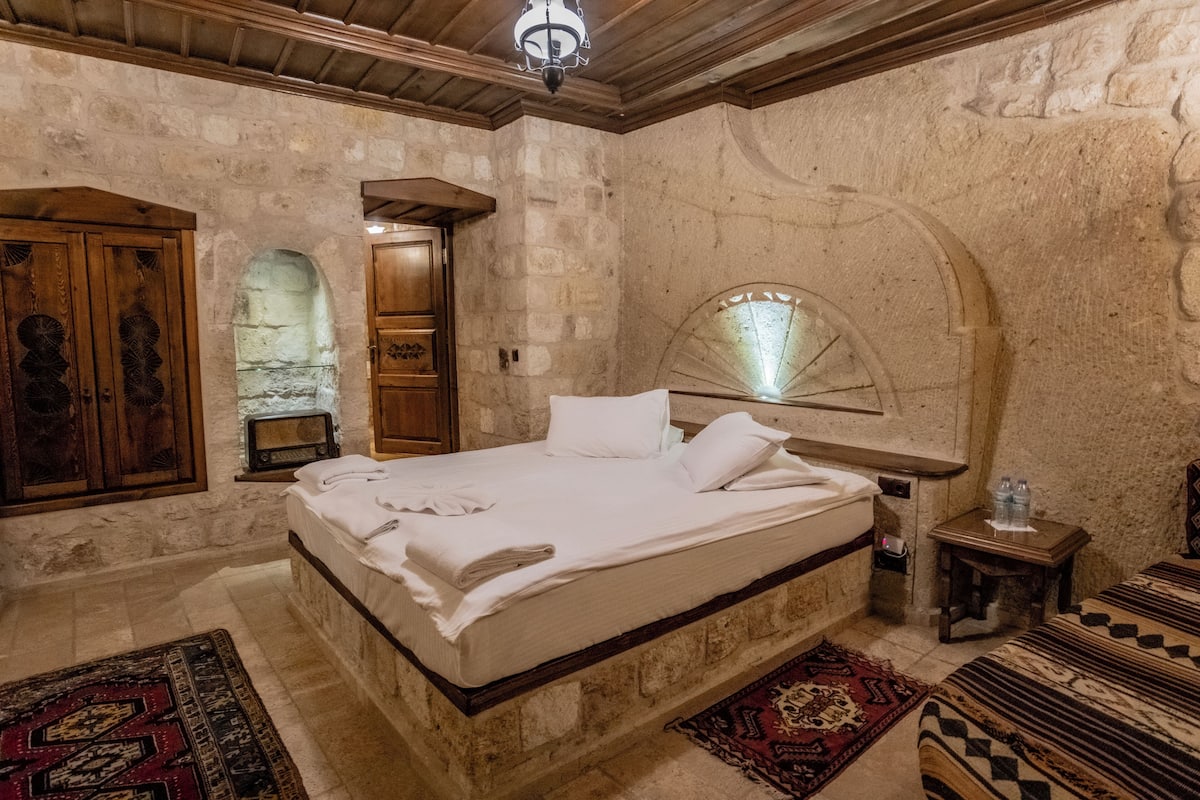 Deluxe Double Room | 1 bedroom, in-room safe, individually decorated, individually furnished