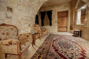 Habitació triple Grand | 1 dormitori, caixa forta a l'habitació i decoració individual 