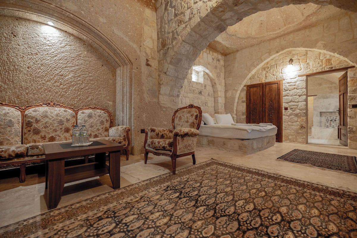 Elite Room | 1 bedroom, in-room safe, individually decorated, individually furnished
