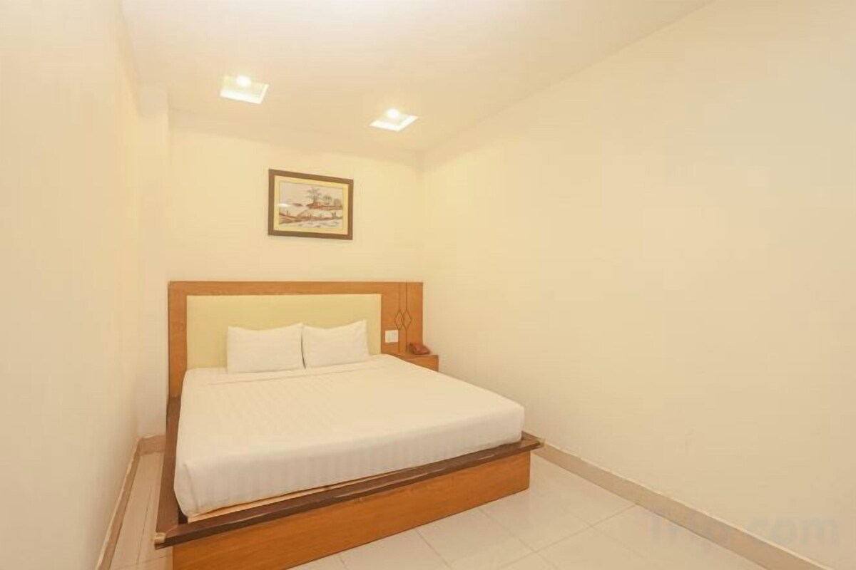Minibar, soundproofing, free WiFi, bed sheets