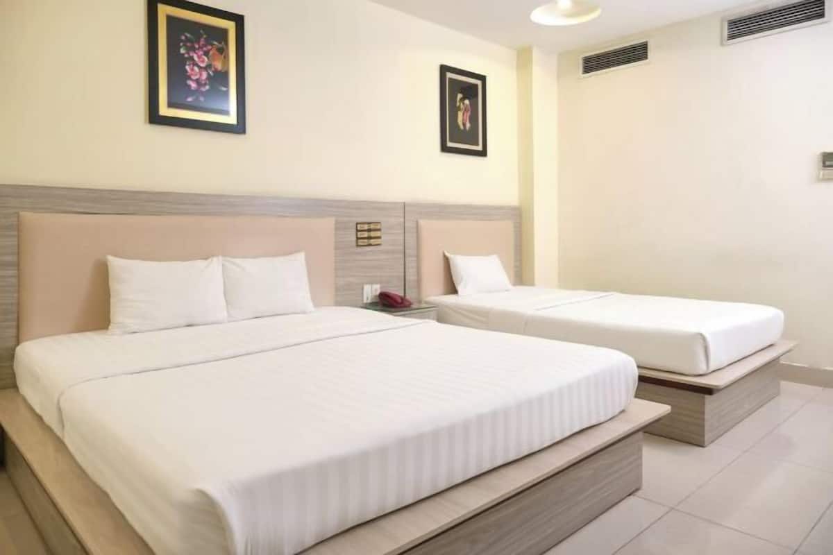 Minibar, desk, soundproofing, free WiFi