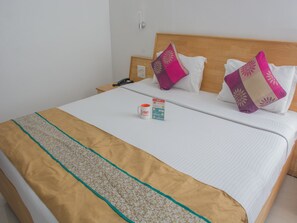 Room - OYO 2501 Kailas Holiday Inn Kovalam (Neyyattinkara)