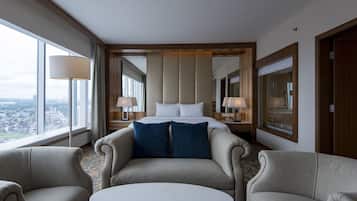Suite Premium, 1 Tempat Tidur King, bathtub | Area keluarga | Televisi LED 40-inci dengan saluran TV satelit dan TV