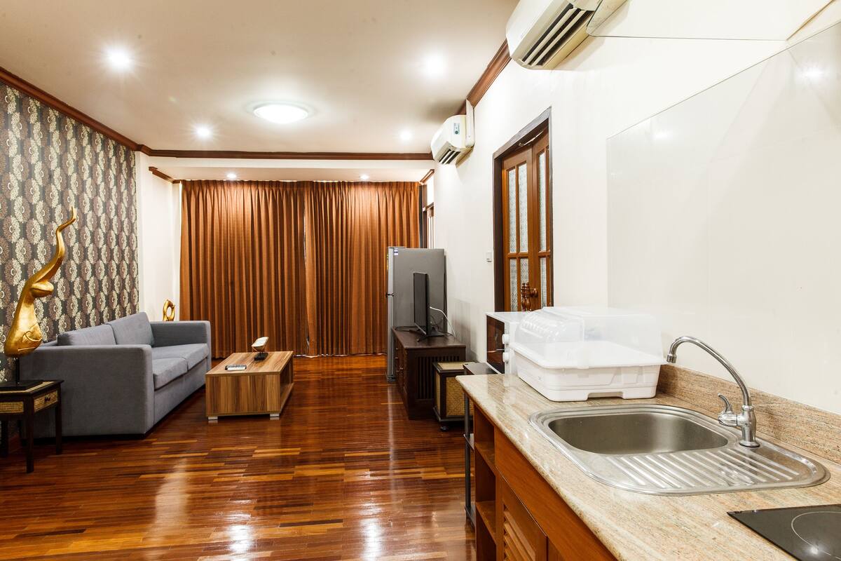Suite | Private kitchenette | Fridge