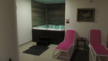 Body scrubs, facials, 2 treatment rooms