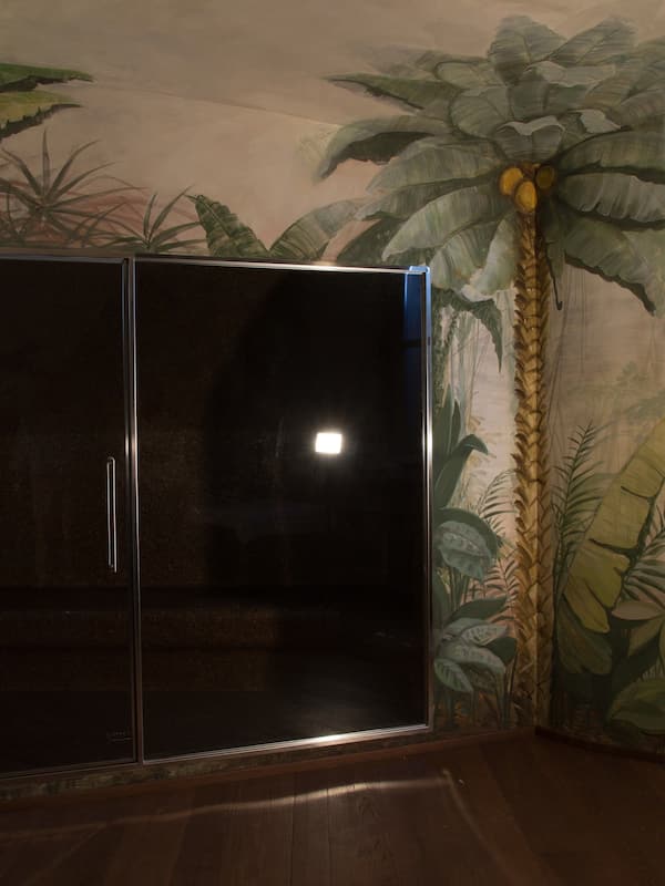 Sauna, hot tub, steam room, Turkish bath, body treatments, body scrubs