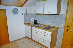 Superior Double Room, Mountain View | Private kitchen