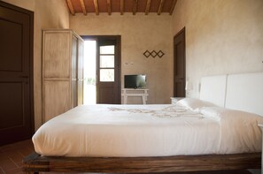 Double Room | Free cots/infant beds, wheelchair access
