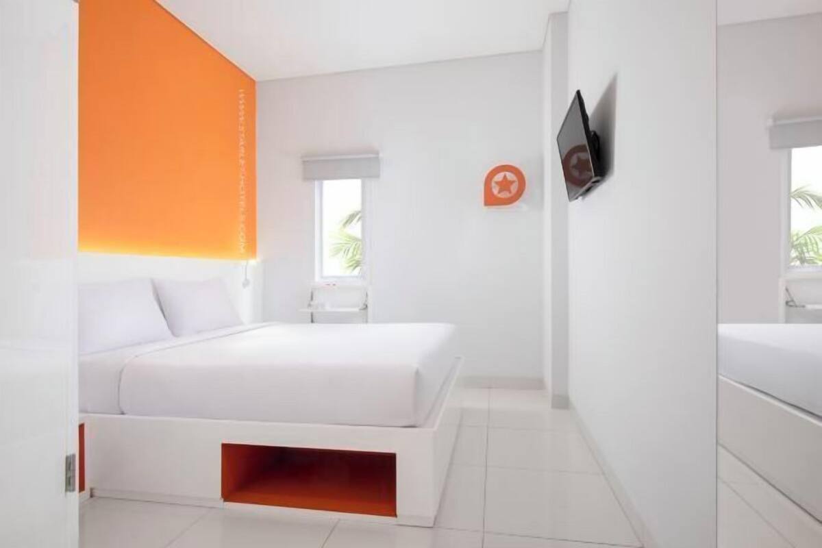 In-room safe, desk, soundproofing, free WiFi