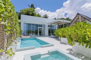 Sunset Beach Pool Suite - 50% off on Return Transfers for min 3 night stay from 1 May-31 Oct'25 | 1 bedroom, minibar, in-room safe, blackout drapes