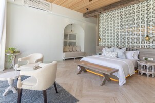 Sunset Beach Pool Suite - 50% off on Return Transfers for min 3 night stay from 1 May-31 Oct'25 | 迷你吧、客房内保险箱、遮光窗帘、熨斗/熨板