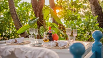 2 restaurantes, café da manhã, culinária mediterrânea