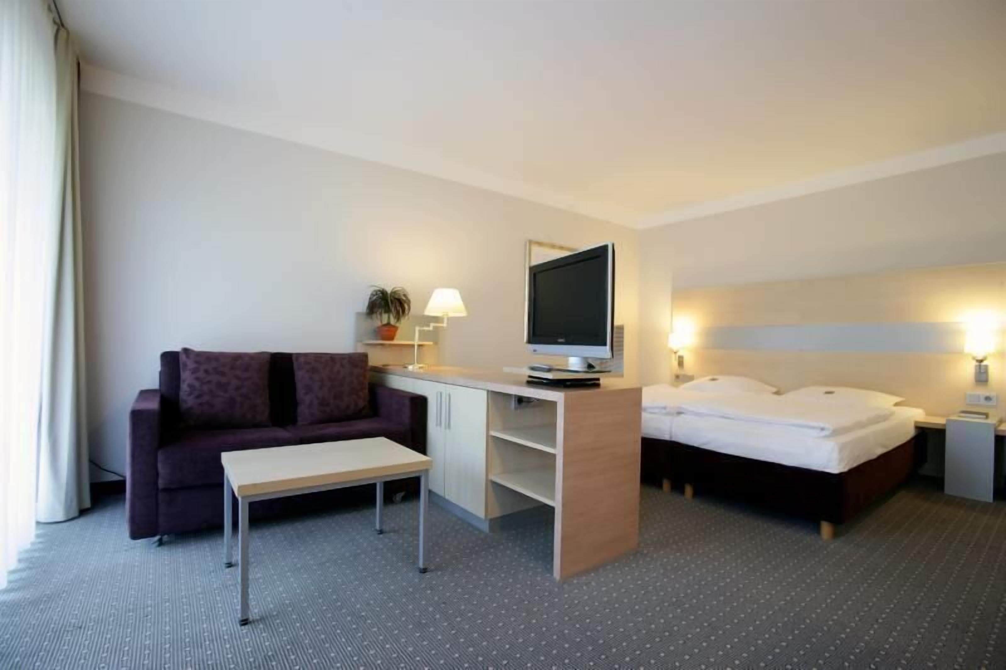 standard double room, non smoking | 1 bedroom, hypo-allergenic bedding, desk, laptop workspace