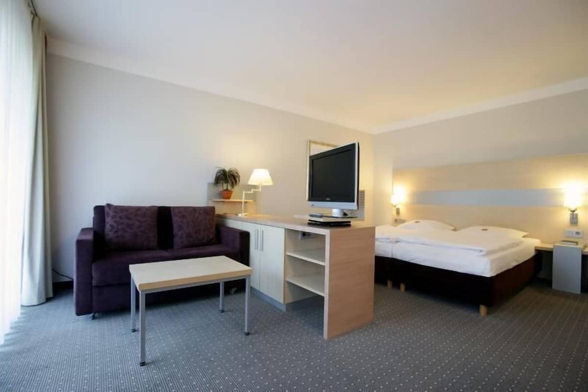 standard double room, non smoking | 1 bedroom, hypo-allergenic bedding, desk, laptop workspace