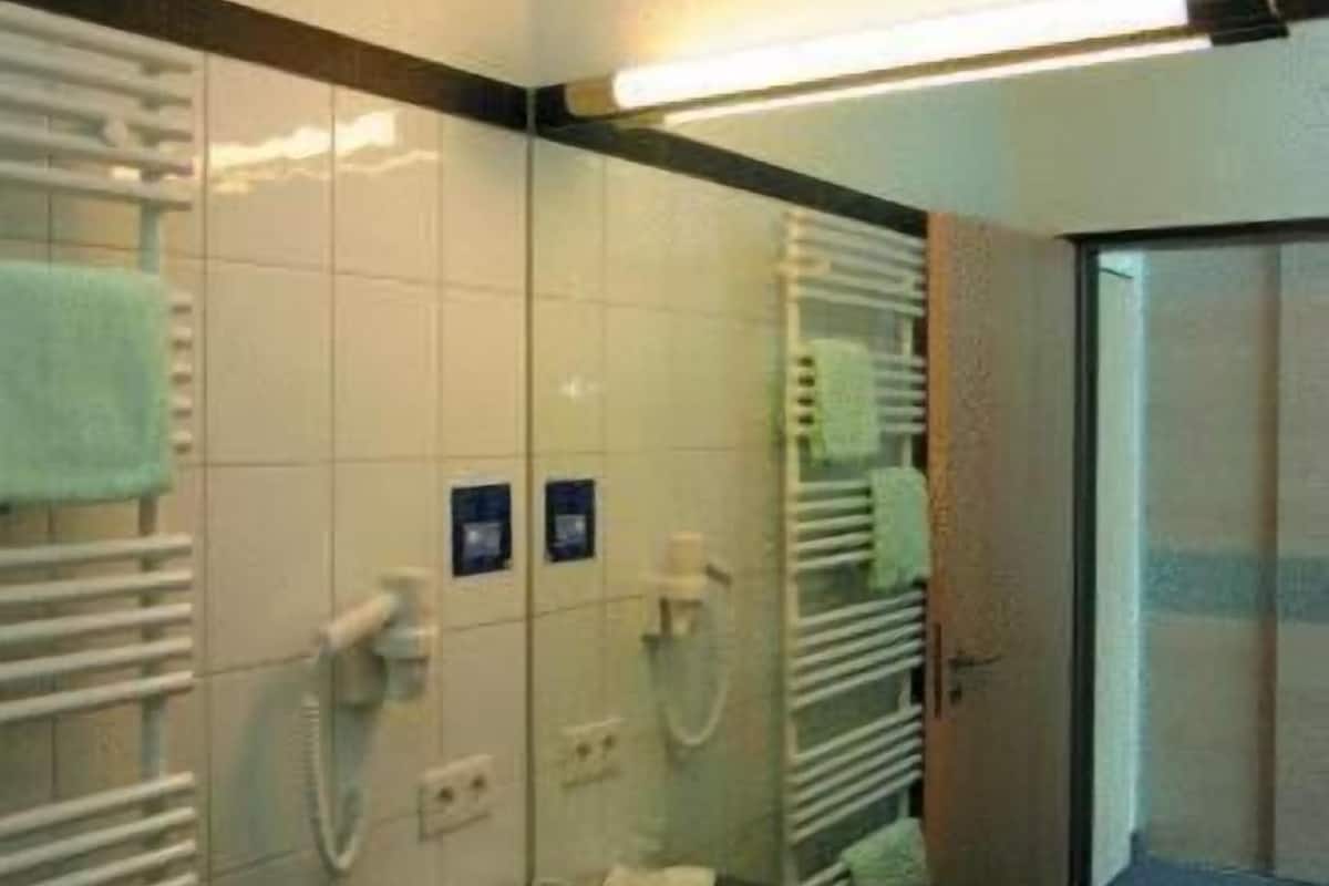 comfort double room, non smoking | bathroom | free toiletries, hair dryer, towels